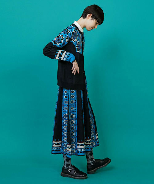 FRAPBOIS(フラボア)の「タイルニット スカート(スカート・レディース・ネイビー/ブラック・1)」の13枚目の写真