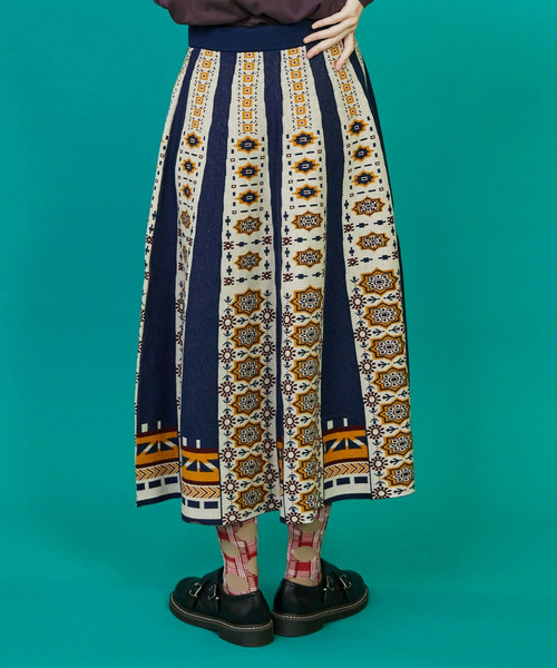 FRAPBOIS(フラボア)の「タイルニット スカート(スカート・レディース・ネイビー/ブラック・1)」の15枚目の写真