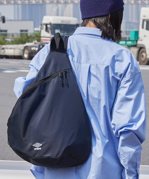 UMBRO（アンブロ）の「UMBRO/アンブロ 別注　ナイロンワンショルダーボディーバッグ（ショルダーバッグ・レディース・ブラック/チャコールグレー/ダークネイビー・FREE）」の22枚目の写真