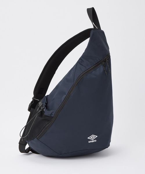 【即完売】UMBRO ショルダーバッグ　スリングバッグ　ワンショルダーバッグ UMBRO別注ナイロンワンショルダーボディーバッグ MONO-MART