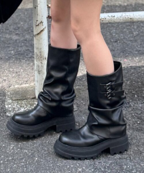 w closet（ダブルクローゼット）の「【25AW】ベルト付カバーミドルブーツ（ブーツ・レディース・ブラック/ベージュ/ブラウン・SMALL/LARGE/MEDIUM）」の14枚目の写真