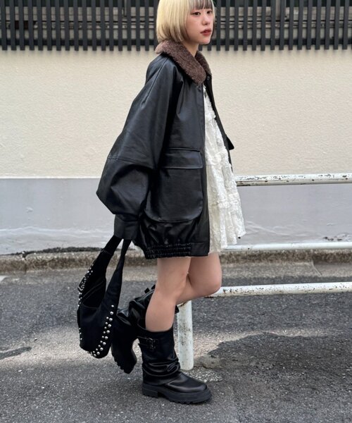 w closet（ダブルクローゼット）の「【25AW】ベルト付カバーミドルブーツ（ブーツ・レディース・ブラック/ベージュ/ブラウン・SMALL/LARGE/MEDIUM）」の19枚目の写真