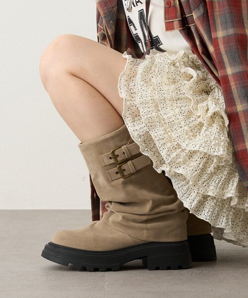 w closet（ダブルクローゼット）の「【25AW】ベルト付カバーミドルブーツ（ブーツ・レディース・ブラック/ベージュ/ブラウン・SMALL/LARGE/MEDIUM）」の4枚目の写真