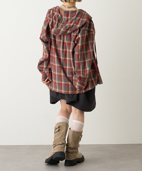 w closet（ダブルクローゼット）の「【25AW】ベルト付カバーミドルブーツ（ブーツ・レディース・ブラック/ベージュ/ブラウン・SMALL/LARGE/MEDIUM）」の13枚目の写真