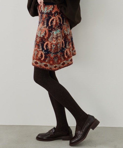 Unitage（ユニテージ）の「ブークレ総柄ジャガードニットミニスカート（スカート・レディース・ネイビー/ピンク・FREE）」の2枚目の写真