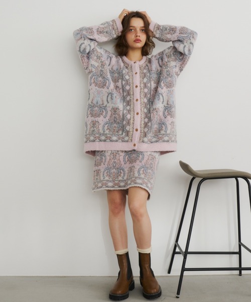 Unitage（ユニテージ）の「ブークレ総柄ジャガードニットミニスカート（スカート・レディース・ネイビー/ピンク・FREE）」の10枚目の写真