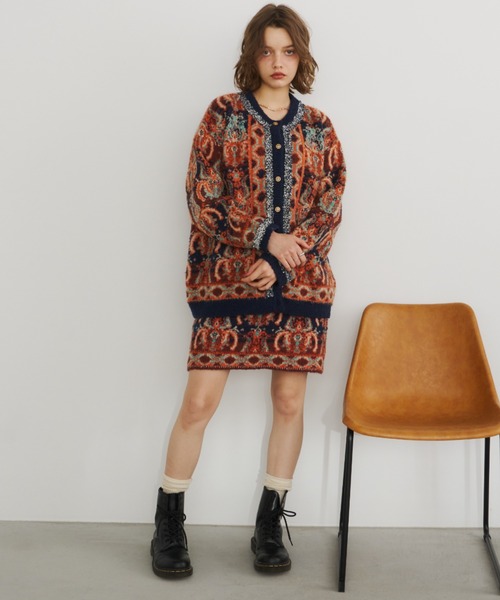 Unitage（ユニテージ）の「ブークレ総柄ジャガードニットミニスカート（スカート・レディース・ネイビー/ピンク・FREE）」の5枚目の写真