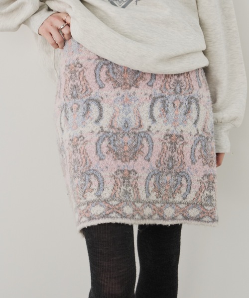Unitage（ユニテージ）の「ブークレ総柄ジャガードニットミニスカート（スカート・レディース・ネイビー/ピンク・FREE）」の14枚目の写真