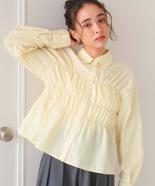titivate(ティティベイト)の「シャーリングブラウス(シャツ/ブラウス・レディース・ブルー/オフホワイト/イエロー/ネイビー・M)」の4枚目の写真