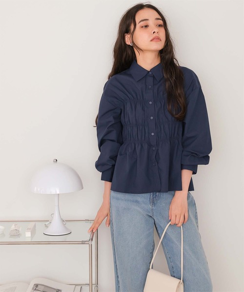 titivate(ティティベイト)の「シャーリングブラウス(シャツ/ブラウス・レディース・ブルー/オフホワイト/イエロー/ネイビー・M)」の17枚目の写真