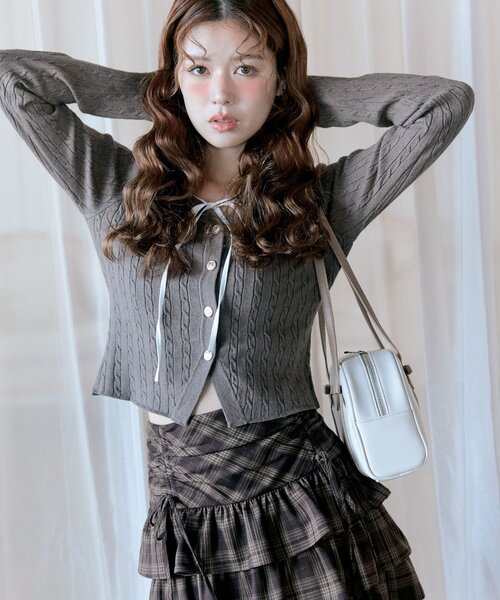 OLIVE des OLIVE（オリーブデオリーブ）の「【デイリーで着回し◎】ドッキングケーブルニット（ニット/セーター・レディース・ネイビー/モカ/オフホワイト/トップグレー・FREE）」の18枚目の写真