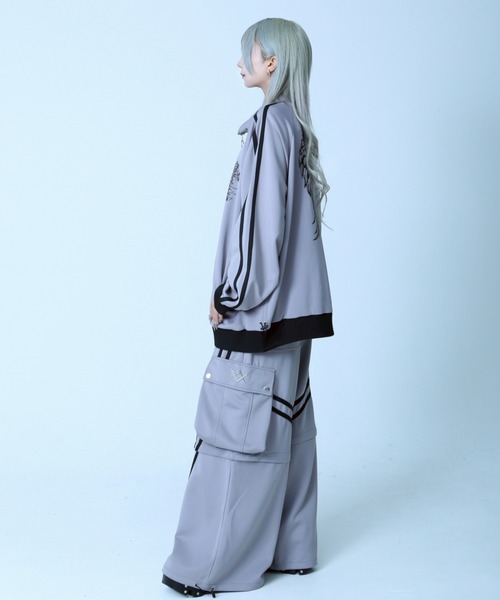 REFLEM(レフレム)の「『REFLEM/レフレム』バックプリントトラックジャージ(ジャージ・レディース・ブラック×ホワイト/グレー/ブラック×パープル・M/L)」の6枚目の写真