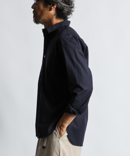 The DUFFER of ST.GEORGE（ザダファーオブセントジョージ）の「SHORT COLLAR PO SHIRT：バックサテン ショートカラー プルオーバーシャツ（シャツ/ブラウス・メンズ・ライトブルー/ネイビー/チャコールグレー/ブラック・X-LARGE/LARGE/MEDIUM/SMALL）」の15枚目の写真