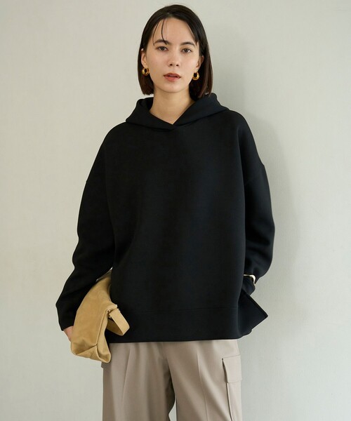 UNFILO(アンフィーロ)の「BEAUTY FORM JERSEY サイドZIP フーディ(パーカー・レディース・ダークブラウン系/ピンク系/ライトグレー系/グレー系/アイボリー系/ブラック系・MEDIUM/SMALL)」の1枚目の写真
