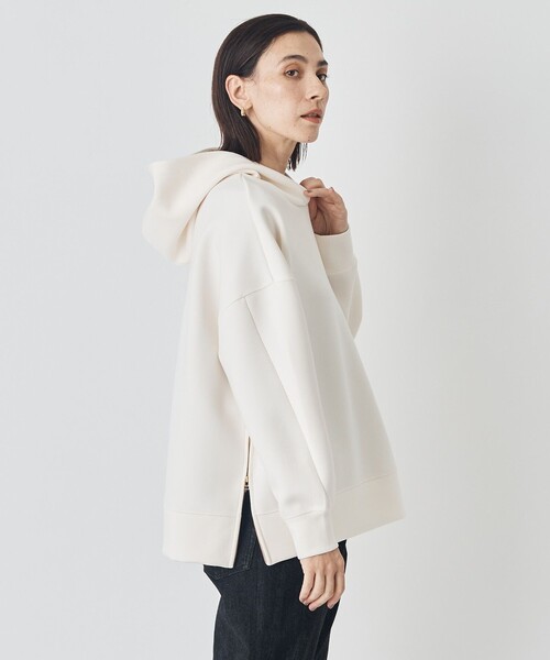 UNFILO(アンフィーロ)の「BEAUTY FORM JERSEY サイドZIP フーディ(パーカー・レディース・ダークブラウン系/ピンク系/ライトグレー系/グレー系/アイボリー系/ブラック系・MEDIUM/SMALL)」の5枚目の写真