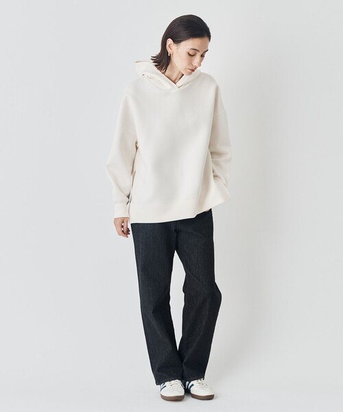 UNFILO(アンフィーロ)の「BEAUTY FORM JERSEY サイドZIP フーディ(パーカー・レディース・ダークブラウン系/ピンク系/ライトグレー系/グレー系/アイボリー系/ブラック系・MEDIUM/SMALL)」の21枚目の写真
