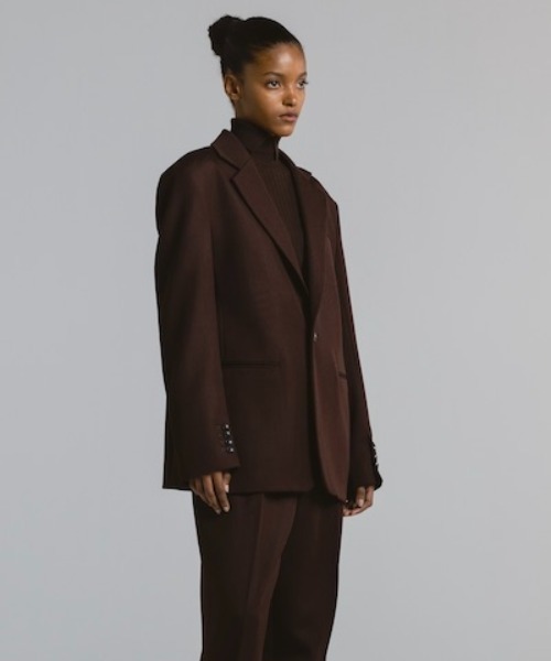CINOH(チノ)の「CAVARLY TWILL BACK BUTTON JACKET(テーラードジャケット・レディース・ブラック/ブラウン・38)」の4枚目の写真