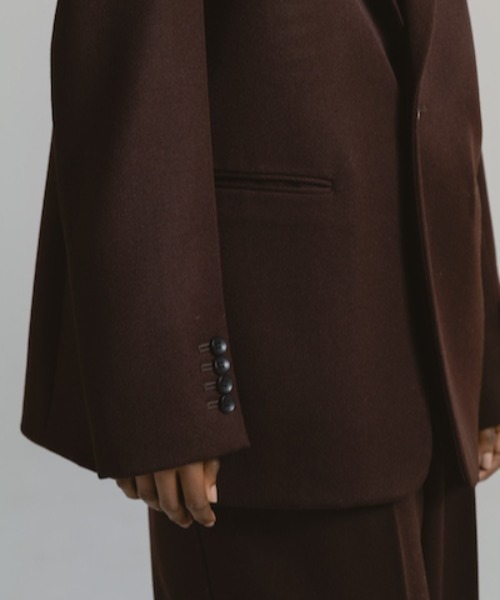 CINOH(チノ)の「CAVARLY TWILL BACK BUTTON JACKET(テーラードジャケット・レディース・ブラック/ブラウン・38)」の6枚目の写真