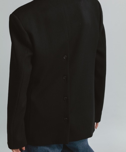 CINOH(チノ)の「CAVARLY TWILL BACK BUTTON JACKET(テーラードジャケット・レディース・ブラック/ブラウン・38)」の9枚目の写真