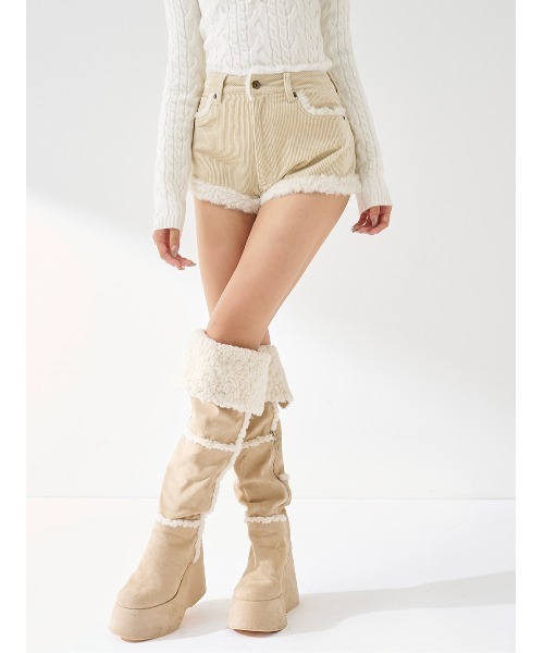 Darich（ダーリッチ）の「ポイントボアコーデュロイショートパンツ