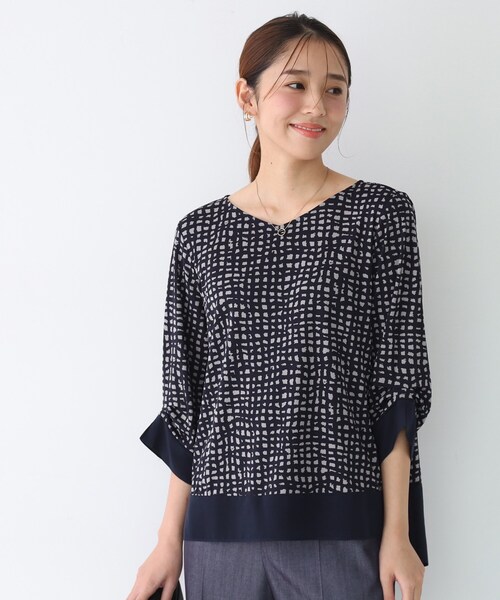 COUP DE CHANCE（クードシャンス）の「【手洗い可／日本製】異素材ドッキングのカットソー（Tシャツ/カットソー・レディース・ネイビー系/ブラック系/ネイビー/ボルドー・38/34）」の3枚目の写真