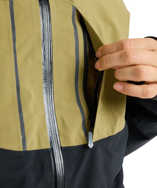 ROXY（ロキシー）の「GORE-TEX STRETCH PUR/ロキシーゴアテックススキースノーボードウェア(ジャケット)（マウンテンパーカー・レディース・カーキ・SMALL/MEDIUM）」の11枚目の写真