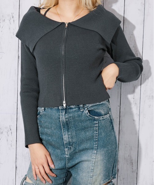 GORGE(ゴージ)の「《デカ衿×ホルターネック》レディース リブニット ジップカーデ ショート丈 秋冬春(ニット/セーター・レディース・ブラック/オフホワイト/チャコール・F)」の13枚目の写真