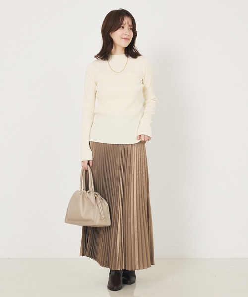 abahouse mavie(アバハウスマヴィ)の「プチハイネックリブプルオーバー(Tシャツ/カットソー・レディース・グレイッシュブルー/ブラック/ホワイト/ホワイト系その他・フリー)」の8枚目の写真