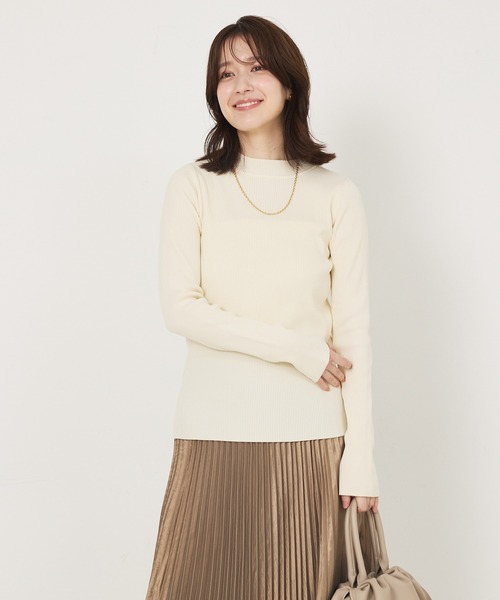 abahouse mavie(アバハウスマヴィ)の「プチハイネックリブプルオーバー(Tシャツ/カットソー・レディース・グレイッシュブルー/ブラック/ホワイト/ホワイト系その他・フリー)」の9枚目の写真
