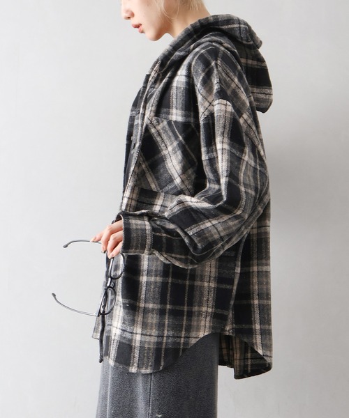 SpRay（スプレイ）の「起毛チェックフードＢＩＧシャツ（シャツ/ブラウス・レディース・ブルー/ブラック×ホワイト/ブラウン/ブラック・FREE）」の22枚目の写真
