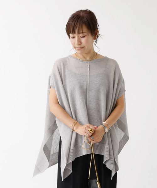 DESIGNWORKS(デザインワークス)の「ポンチョ風シアーニットプルオーバー(ニット/セーター・レディース・ライトグレー/イエロー/アイボリー/ダークネイビー・フリー)」の14枚目の写真