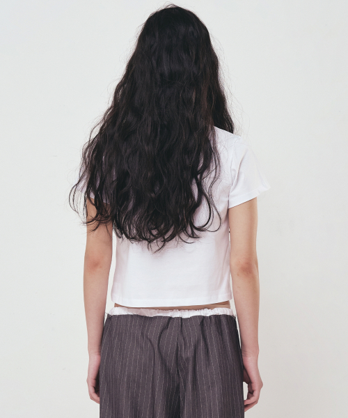 NICK&NICOLE（ニックアンドニコール）の「ROSE SIGNATURE CROP TOP_WHITE YELLOW（Tシャツ/カットソー・レディース・その他・FREE）」の3枚目の写真