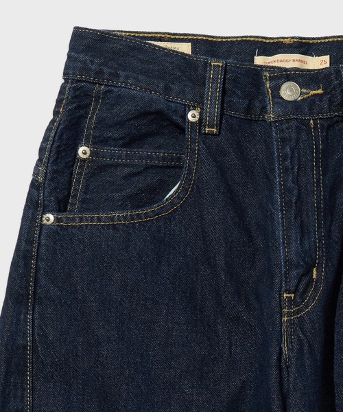 Levi's（リーバイス）の「LEVI'S/ SUPER BAGGY バレルジーンズ / 003NF0001 秋服 冬服（デニムパンツ・レディース・インディゴブルー・W26xL30/W25xL30/W24xL30/W27xL30）」の8枚目の写真