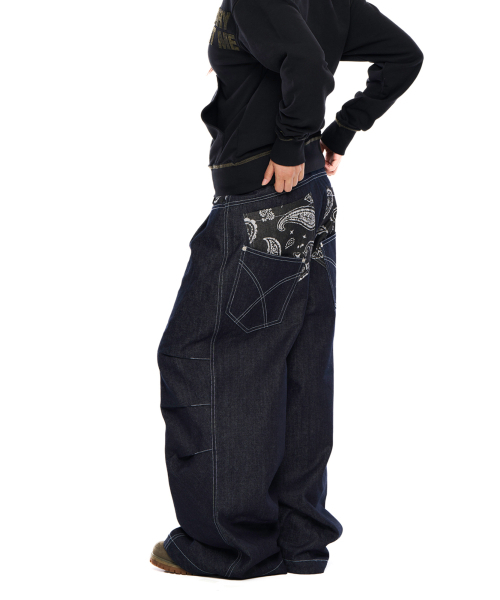 AAKAM(アーカム)の「Knee Pin-Tuck Paisley Denim Pants (Black)(デニムパンツ・レディース・その他・1/2)」の13枚目の写真