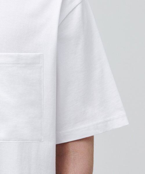 MUSINSA STANDARD（ムシンサスタンダード）の「リラックスフィットクルーネックポケットTシャツ[ホワイト]（Tシャツ/カットソー・メンズ・その他・XX-LARGE/XXX-LARGE/SMALL/MEDIUM/LARGE/X-LARGE）」の5枚目の写真