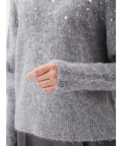 新作　ミラウォーエン　フォルムスリーブパールデザインニット　新品未使用 フォルムスリーブパールデザインニット(ニット)｜トップス｜Mila Owen