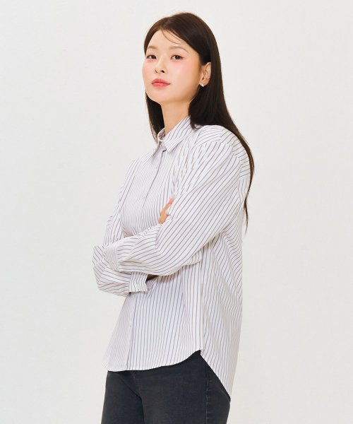 CHASECULT(チェイスカルト)の「レディースストライプシャツ-アイボリー(シャツ/ブラウス・レディース・アイボリー・90/85)」の2枚目の写真