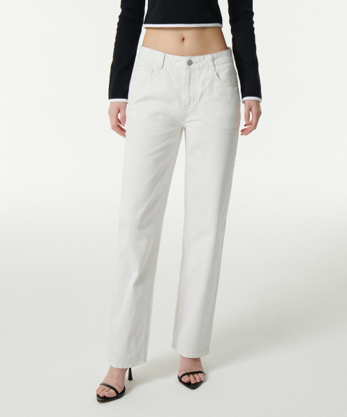 MUSINSA STANDARD WOMAN（ムシンサスタンダードウーマン）の「ウィメンズリニアストレートデニムパンツ[クリーム]（デニムパンツ・レディース・その他・30/24/25/26/27/28/29）」の2枚目の写真
