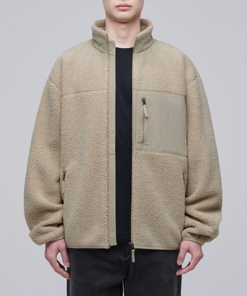 MUSINSA STANDARD（ムシンサスタンダード）の「オーバーサイズシェルパフリースジャケット[ベージュ]（その他アウター・メンズ・その他・LARGE/MEDIUM/X-LARGE/XX-LARGE）」の3枚目の写真