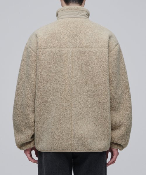 MUSINSA STANDARD（ムシンサスタンダード）の「オーバーサイズシェルパフリースジャケット[ベージュ]（その他アウター・メンズ・その他・LARGE/MEDIUM/X-LARGE/XX-LARGE）」の4枚目の写真
