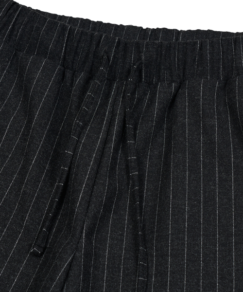 TYPESERVICE（タイプサービス）の「Ruffle Trimmed Wool Pants [Black]（その他パンツ・レディース・その他・FREE）」の4枚目の写真