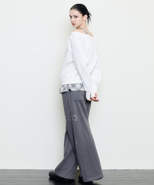 LUVISTRUE(ラヴイズトゥルー)の「EV GLITTER PRINTED TRAINING PANTS(スウェットパンツ・レディース・チャコール/ブラック/ブラウン・FREE)」の7枚目の写真