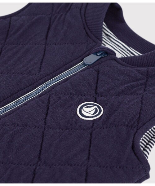 PETIT BATEAU（プチバトー）の「キルティングベスト（ベスト・キッズ・ブルー・12MONTH/18MONTH/24MONTH/36MONTH）」の4枚目の写真
