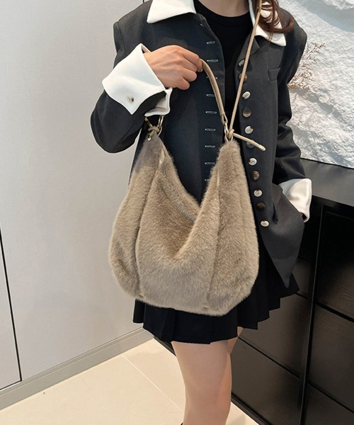 Miniministore（ミニミニストア）の「もこもこトートバッグエコファー秋冬バッグ（トートバッグ・レディース・グレー/ブラック/アイボリー/モカ/ブラウン・FREE）」の5枚目の写真