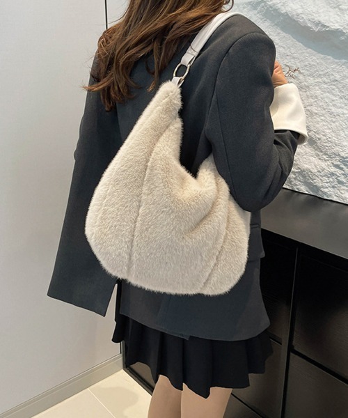 Miniministore（ミニミニストア）の「もこもこトートバッグエコファー秋冬バッグ（トートバッグ・レディース・グレー/ブラック/アイボリー/モカ/ブラウン・FREE）」の6枚目の写真