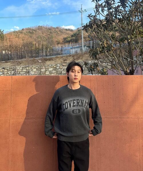 COVERNAT(カバーナット)の「スプレーアーチロゴクルーネックニットチャコール(ニット/セーター・レディース・その他・X-LARGE/SMALL/MEDIUM/LARGE)」の12枚目の写真