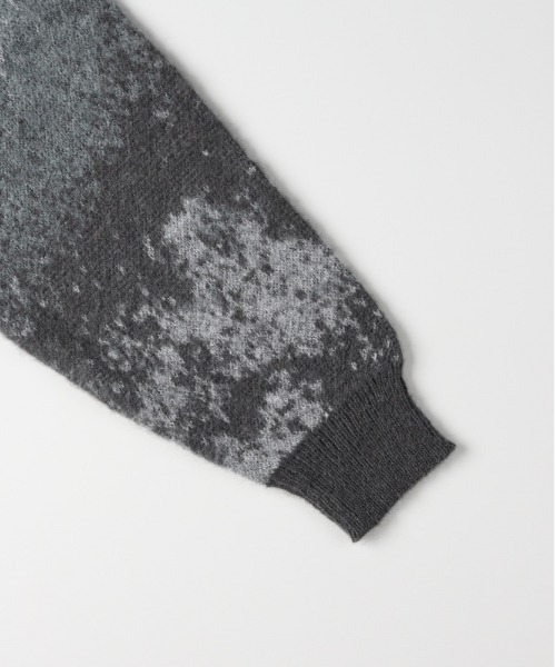 BACK NUMBER(バックナンバー)の「【BACK NUMBER】シャギーニット グラデーションクルーネックセーター (毛足ニット/モダンシルエット/保温性/レイヤード映え)(ニット/セーター・メンズ・ブルー/ブラック/グリーン・M/XL/L)」の6枚目の写真