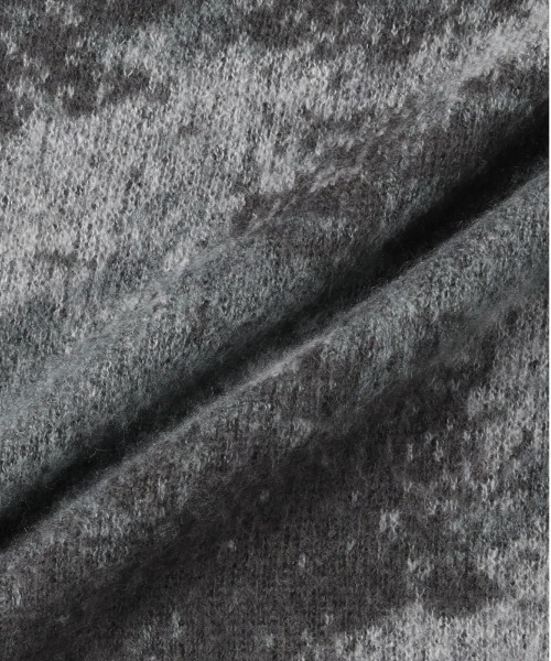 BACK NUMBER(バックナンバー)の「【BACK NUMBER】シャギーニット グラデーションクルーネックセーター (毛足ニット/モダンシルエット/保温性/レイヤード映え)(ニット/セーター・メンズ・ブルー/ブラック/グリーン・M/XL/L)」の8枚目の写真