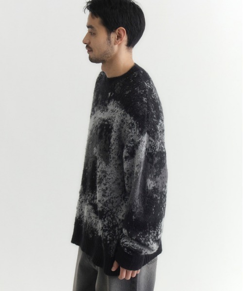 BACK NUMBER(バックナンバー)の「【BACK NUMBER】シャギーニット グラデーションクルーネックセーター (毛足ニット/モダンシルエット/保温性/レイヤード映え)(ニット/セーター・メンズ・ブルー/ブラック/グリーン・M/XL/L)」の19枚目の写真