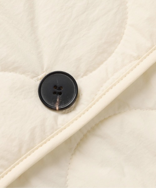 LA POMME jours(ラポミ・ジュール)の「Denim Stitching Down Jacket(ダウンジャケット/コート・レディース・ブルー/アイボリー・SMALL/MEDIUM/LARGE)」の4枚目の写真